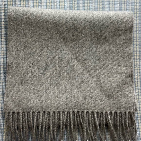 Nordstrom Gray Cashmere Scarf - Picture 2 of 3